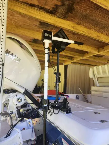 Boat motor with mounting equipment