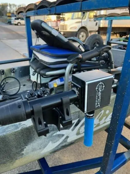 Close-up of mounted fishing device